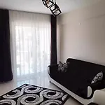 The Titanic House * פמוקלה