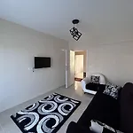The Titanic House פמוקלה