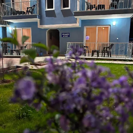 The Titanic House * باموكاليه