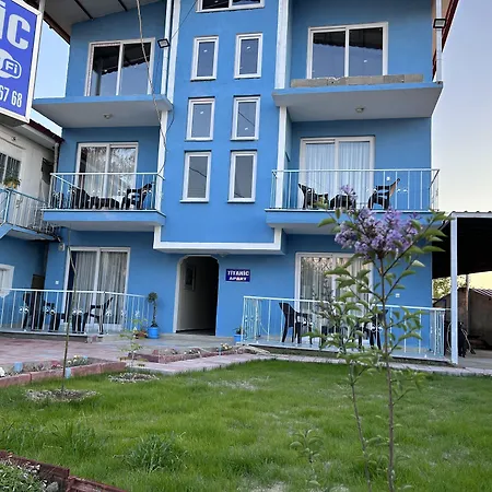 酒店 The Titanic House