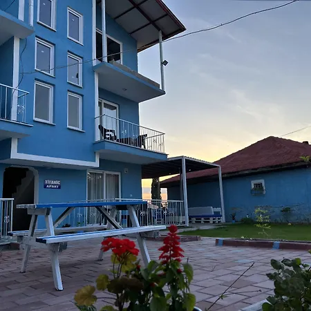 Hotel The Titanic House *