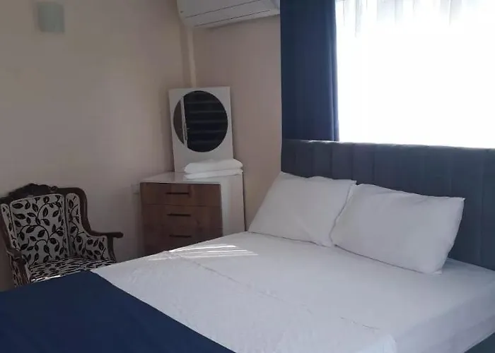 Hotel The Titanic House *